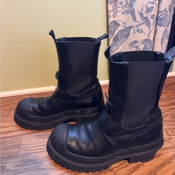 Acne Studios Chelsea Boots - Picture 3 of 6